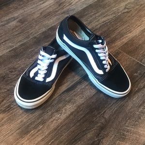 Black Women’s Vans Sneakers